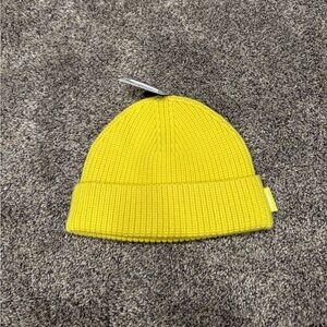 NWT lululemon close fit wool blend ribbed knit beanie yellow